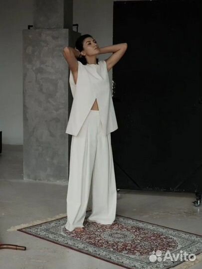 Костюм женский брюки и жилет размер S