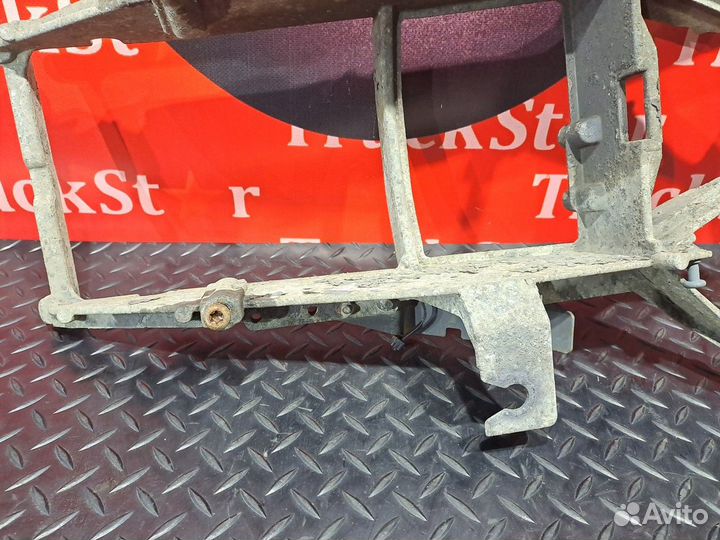 Кронштейн фары левый Daf XF105