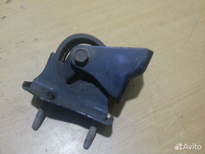 Подушка двигателя задняя toyota rav4 xa 20