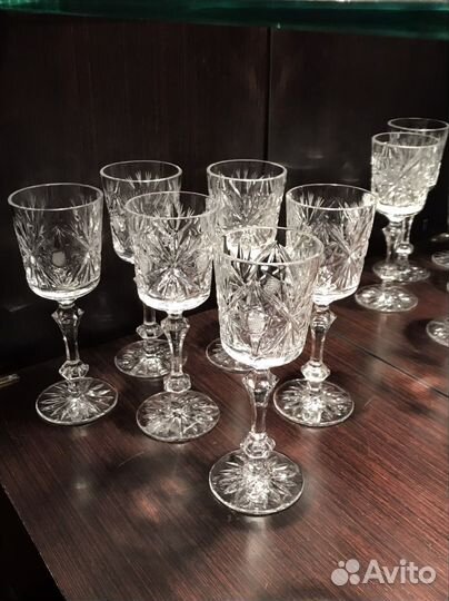 Хрустальные бокалы для вина и шампанского