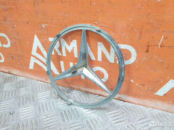 Эмблема передняя Mercedes C-Class W205 2014-2018