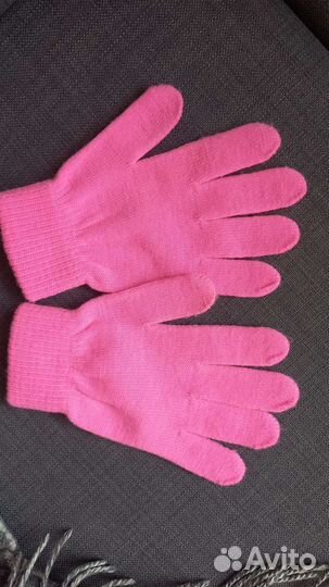 Перчатки на подростка, новые