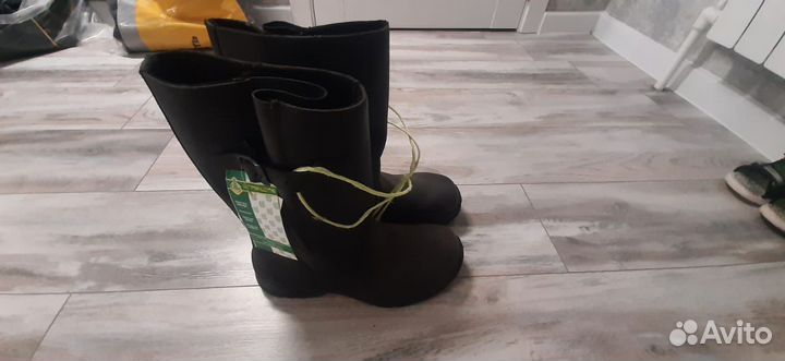 Продаются сапоги