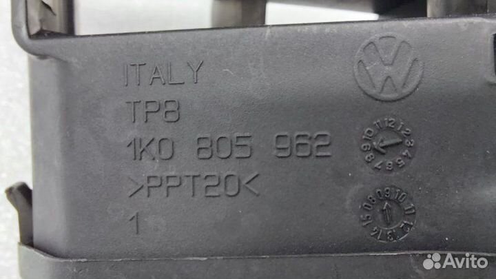 Воздухозаборник Volkswagen Jetta A5 BSE 2010