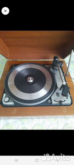 Проигрыватель винила Dual 1019