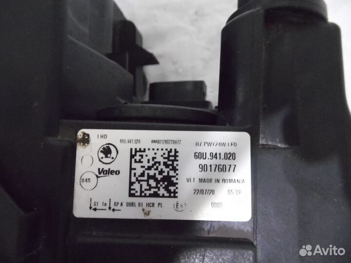 Передняя правая фара шкода рапид 2 лед LED