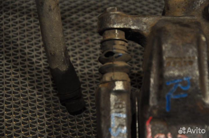 Суппорт задний левый land rover Discovery 3 L319