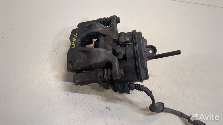 Суппорт Audi A4 (B9), 2016