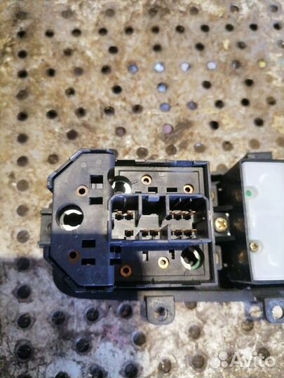 Блок управления стеклоподьемниками Mazda Xedos 9