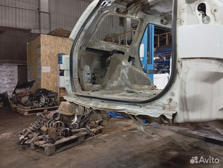 Панель задняя Mitsubishi Pajero Sport