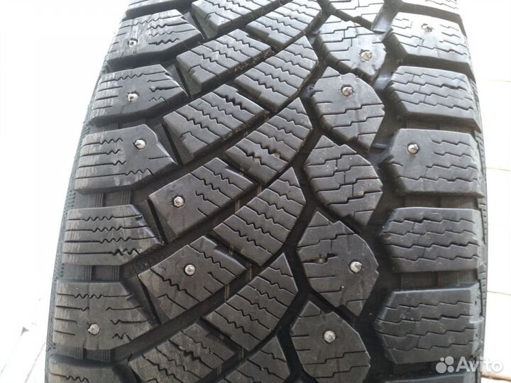Gislaved Nord Frost 200 215/60 R17 96T