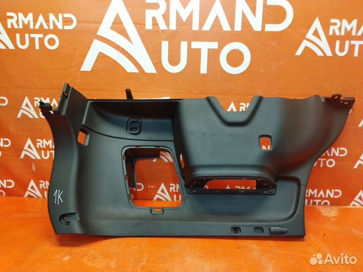 Обшивка багажника правая Mitsubishi Outlander 3