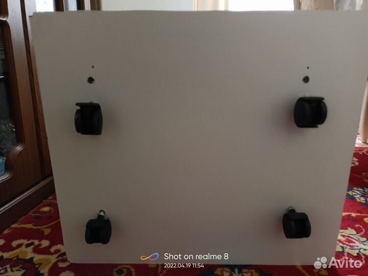 Этажерка, 3 полки, на 4-х колесиках, б/у