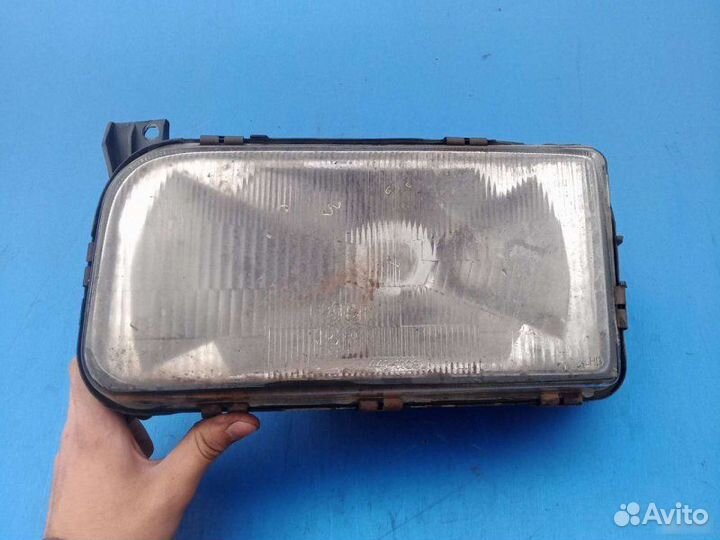 Фара левая Volkswagen Passat B3 1993