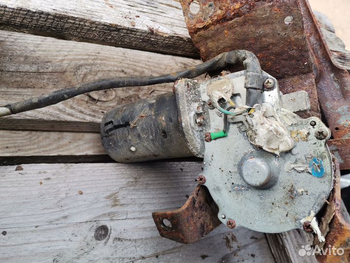 Моторчик стеклоочистителей Volvo FL7 FL10 FL12