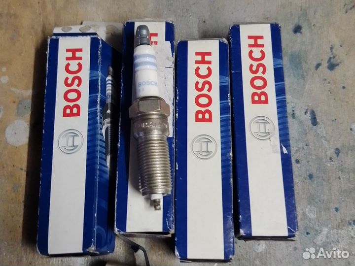 Свеча зажигания Bosch HR8MCV+