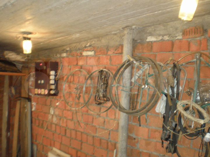 Гараж, > 30 м²