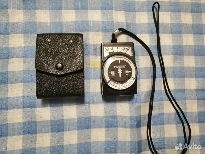 Фотоэлектрический экспонометр Ленинград 8