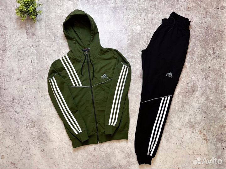 Спортивные костюмы Adidas