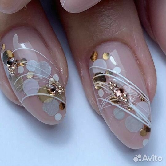 Модель на наращивание ногтей