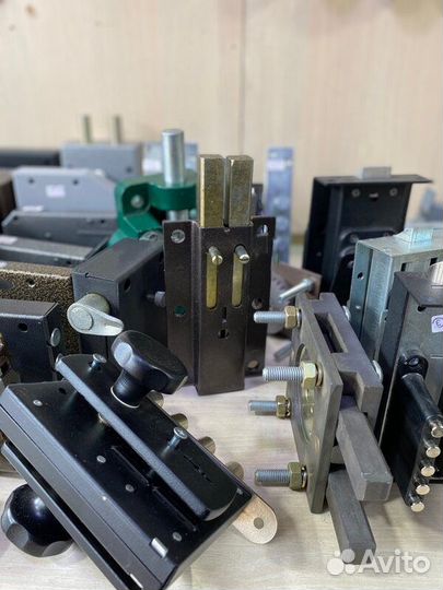 Замки дверные, Мебельная фурнитура