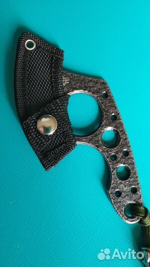 Нож с темляком и бусиной