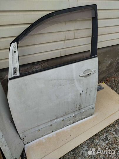 Дверь toyota noah