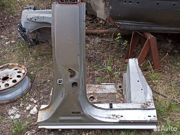 Стойка средняя тойота приус