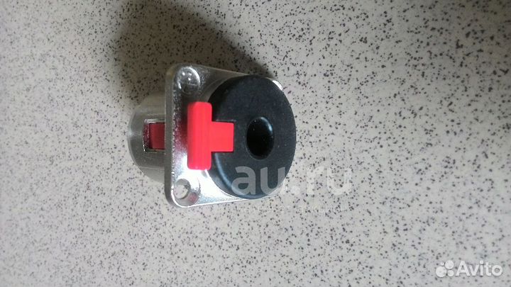 Neutrik NJ3FP6C Панельный разъем Jack