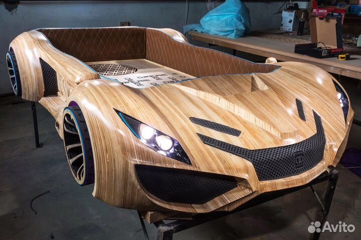 Детская кровать машина