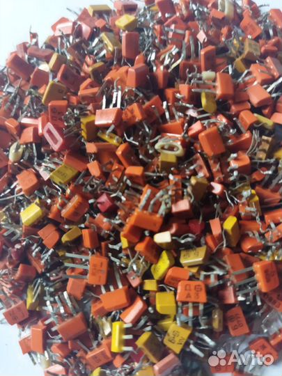 1 Лот радиодеталей. все что на фото