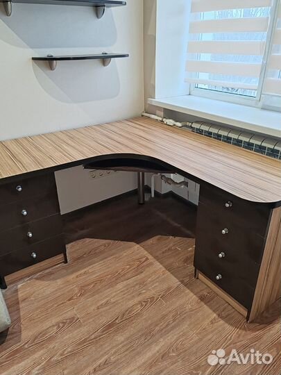 Угловой письменный стол бу