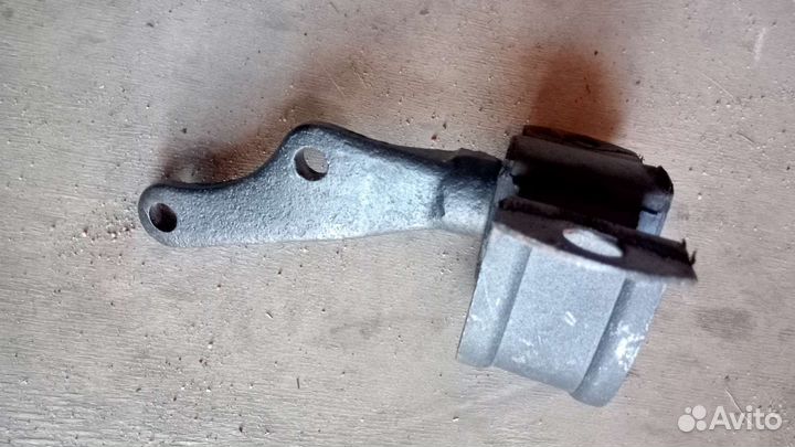 Продам опора двс Ваз 2109, три штуки комплект