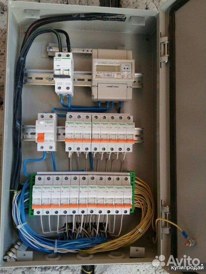 Опытный электрик