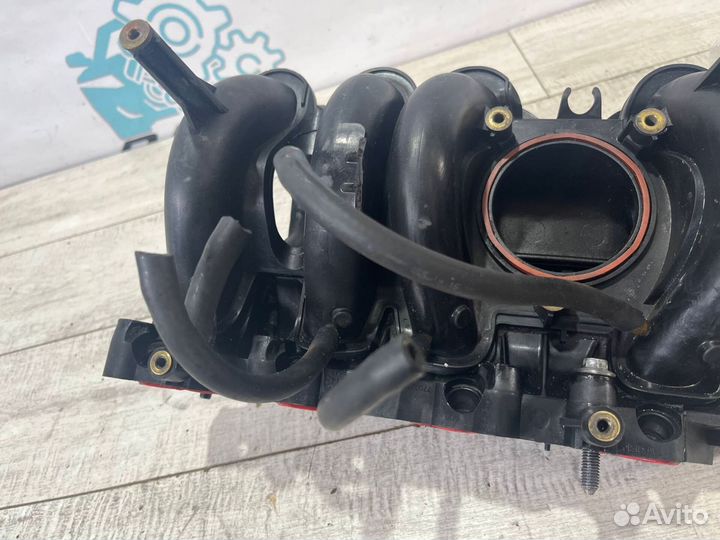 Впускной коллектор Renault Logan 2