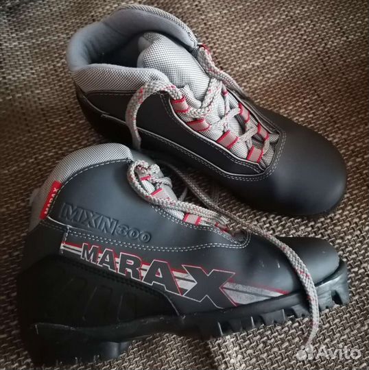 Лыжные ботинки 36