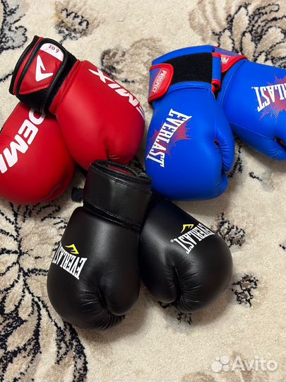 Боксерские перчатки