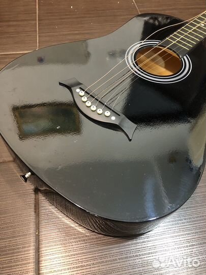 Акустическая гитара