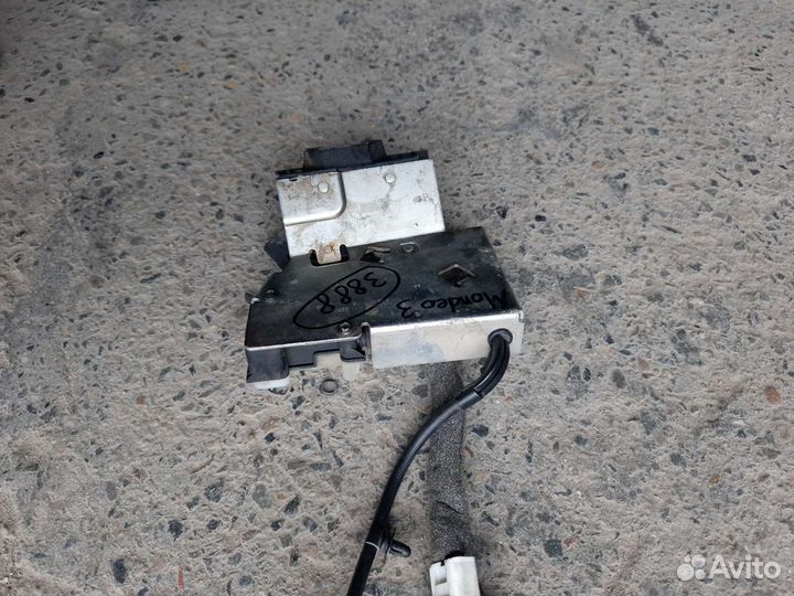 Ford Mondeo 3 - замок крышки багажника