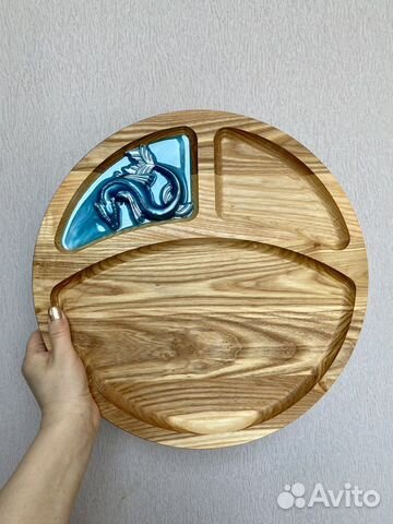 Менажница из дерева с драконом из смолы