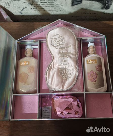 Подарочный набор для женщин на 8 марта