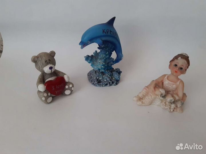 Разные сувениры с моря дельфины ракушки