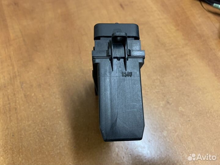 Блок управления стеклоподъемниками VW Passat B5