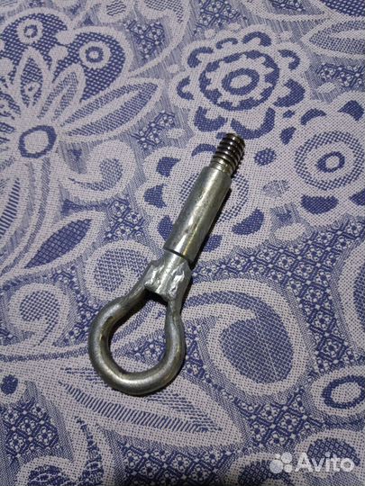 Буксировочный крюк на ford focus 2