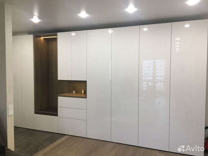 Угловой шкаф