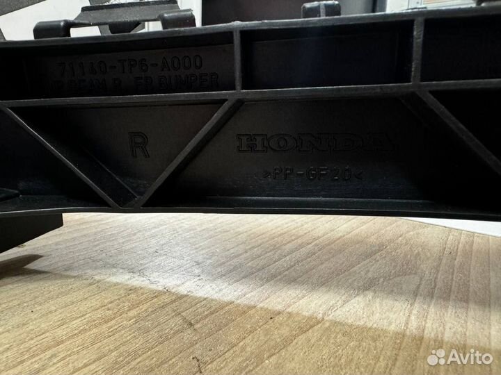 Кронштейн фары правый Honda Crosstour дорест