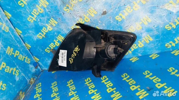 Габаритный огонь правый Mazda Mpv lwew LW5W 1-Я