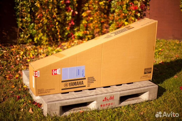 Гитара электроакустическая Yamaha LL6 ARE BL