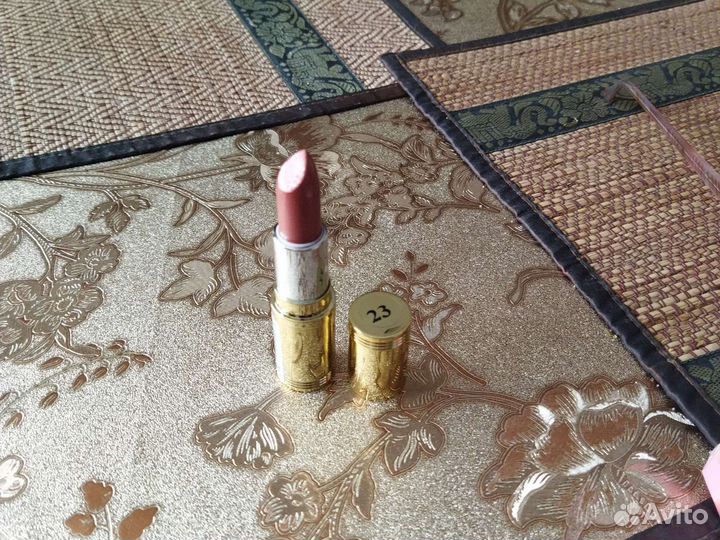Помада и бальзам для губ