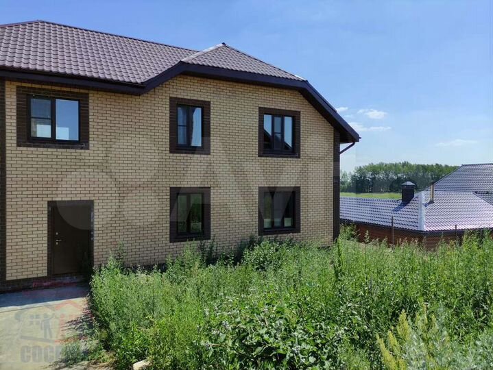 Коттедж 346 м² на участке 8 сот.